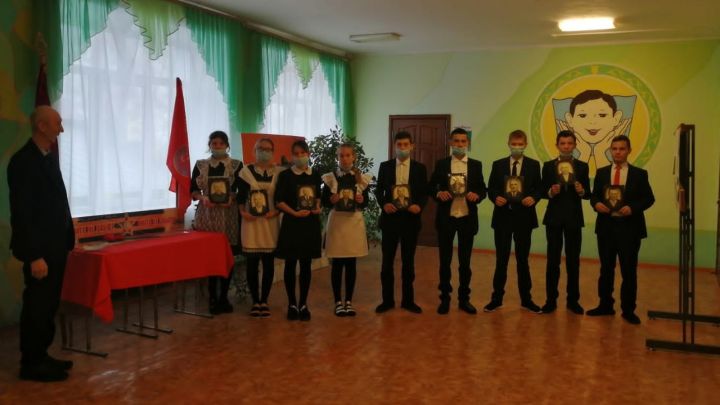 В Большетарханской школе прошло мероприятие, посвященное Дню воинской славы России