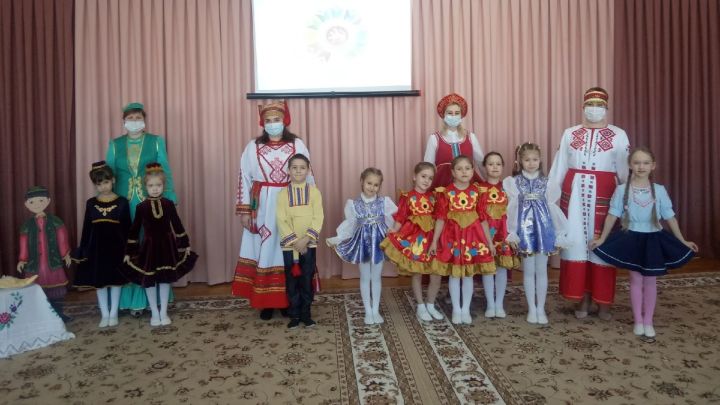 В Тетюшах в детском саду «Сказка» прошел праздник «Величие родного языка»