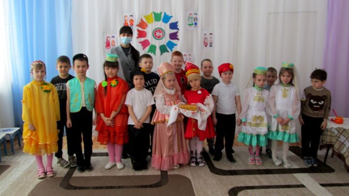 В детском саду «Малыш» города Тетюши прошло мероприятие "В Татарстане дружно мы живем"