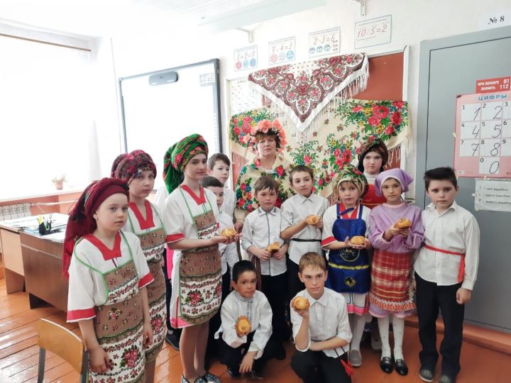 В Кильдюшевской средней школе прошел праздник «Мордовская весна»