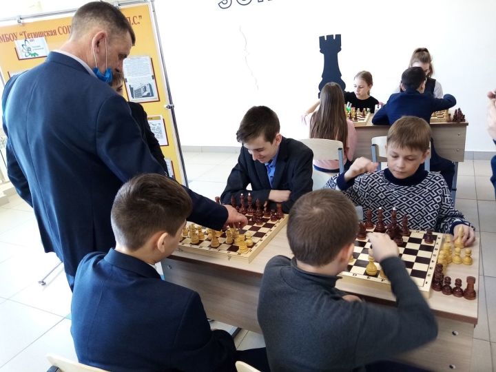 Игровая шахматная зона открылась в Тетюшской средней школе № 1
