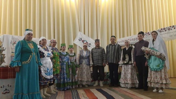 Татарский обряд «Исем - кунел козгесе» представили большентарханцы