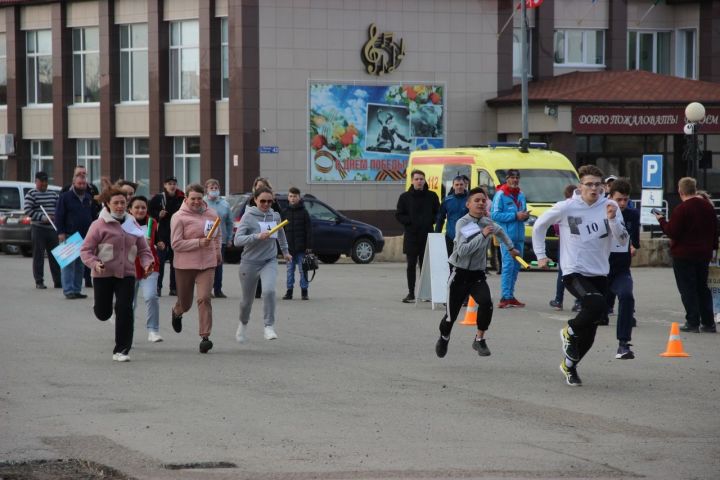 В Тетюшах прошла легкоатлетическая эстафета «Мир! Труд! Май!»