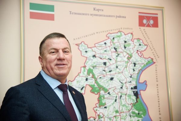 Глава Тетюшского муницирального района поздравил с Первомаем жителей района
