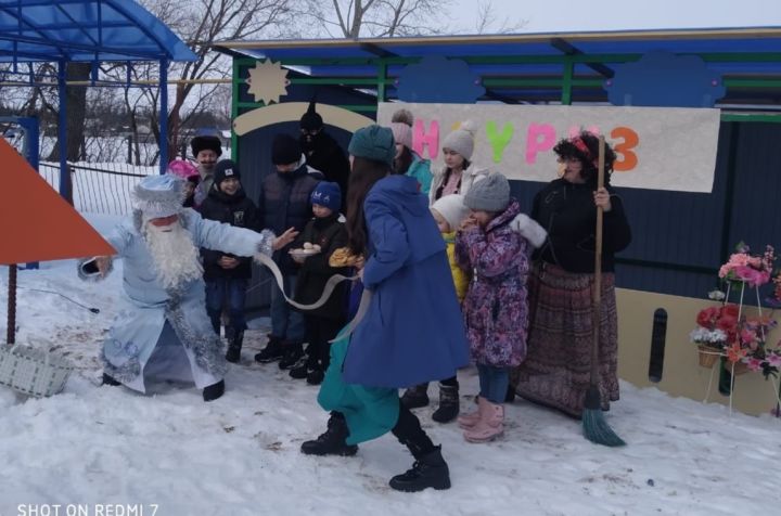 В рамках районной краеведческой эстафеты "Традиции и обряды земли Тетюшской" в Алабердине провели татарский праздник «Навруз»