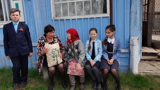 В Тетюшском районе тружениц тыла поздравили на дому с праздником Великой Победой