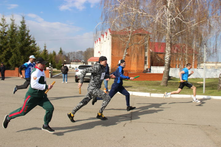 В Тетюшах прошла  легкоатлетическая эстафета  «Мир! Труд! Май!», посвященная  Празднику Весны и Труда