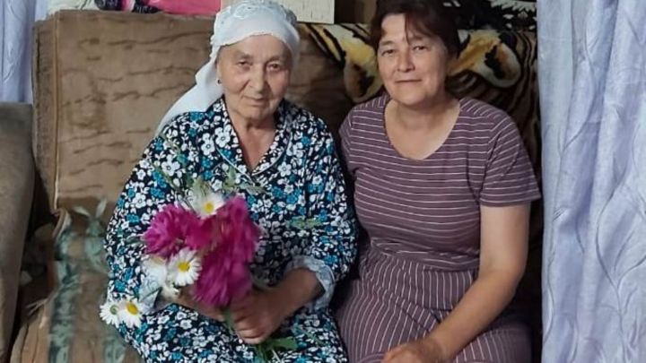 Жительница села Кляшево в кругу своих родных людей отметила 80-летний юбилей
