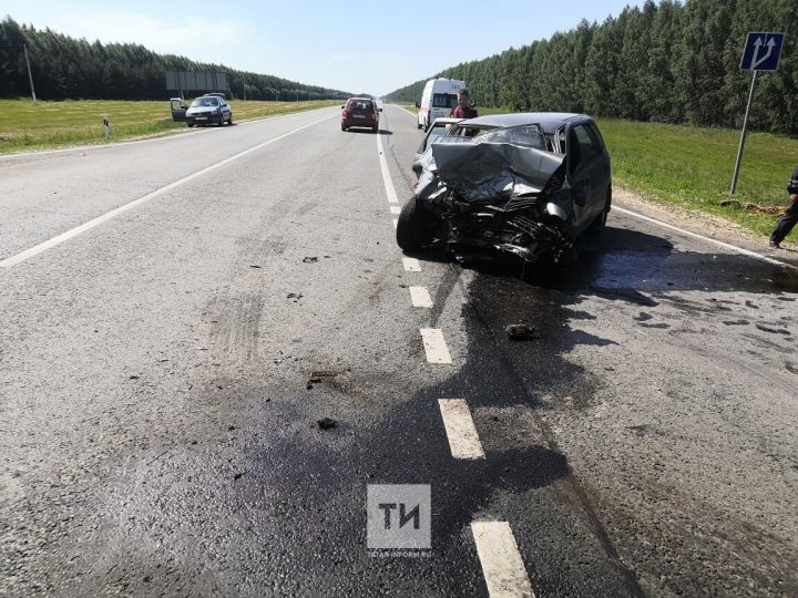 В Татарстане в ДТП погиб один человек и трое пострадали
