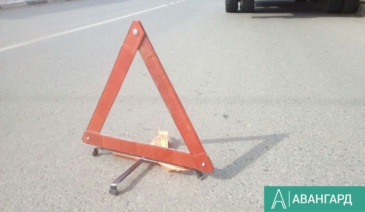 В Татарстане при столкновении фуры и  легкового авто пострадали три человека