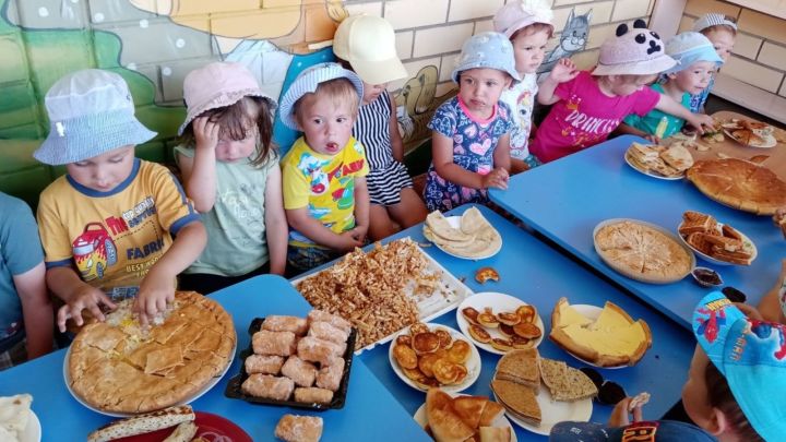 В Тетюшах в детском саду «Колосок» прошла «Неделя национальных блюд»