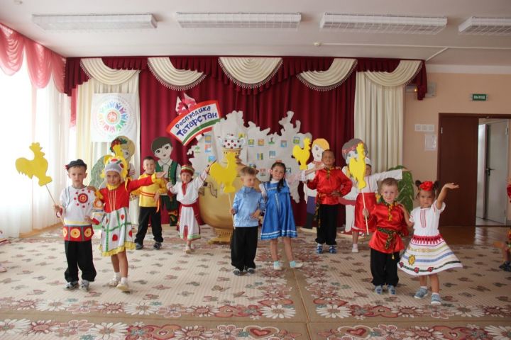 В детском саду "Колосок" города Тетюши прошло мероприятие "Волшебный мир национального костюма"