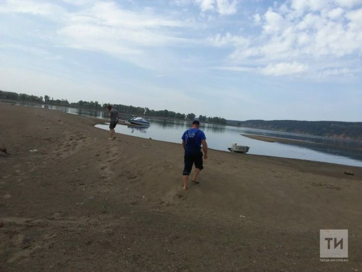 В Татарстане разыскивают подростков, которые уплыли на моторной лодке и пропали