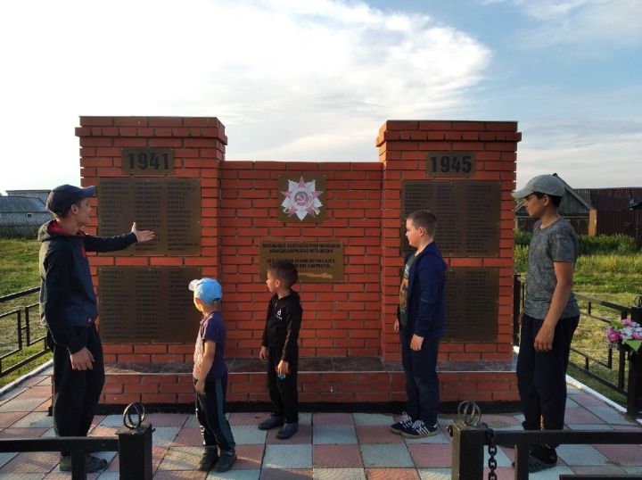 В селе Нижние Тарханы был проведён час памяти "Мы помнить должны!"