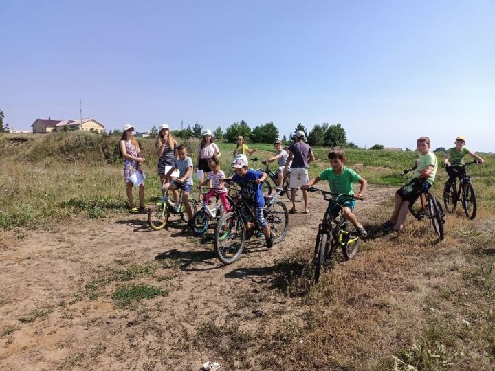 В селе Жуково Тетюшского района провели игру "Велосипедисты"