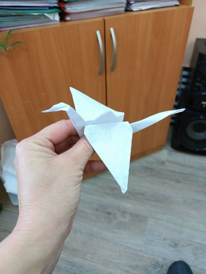 В Жукове и Иоково были проведены беседа и мастер-класс по изготовлению фигурок журавлей в технике оригами