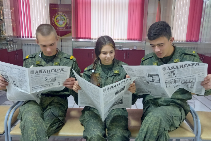 Тетюшские кадеты день начинают с просмотра районки