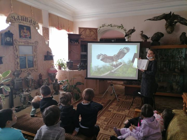 В музее истории Тетюшского края для детсадовцев провели мероприятие "Птицы-наши друзья"