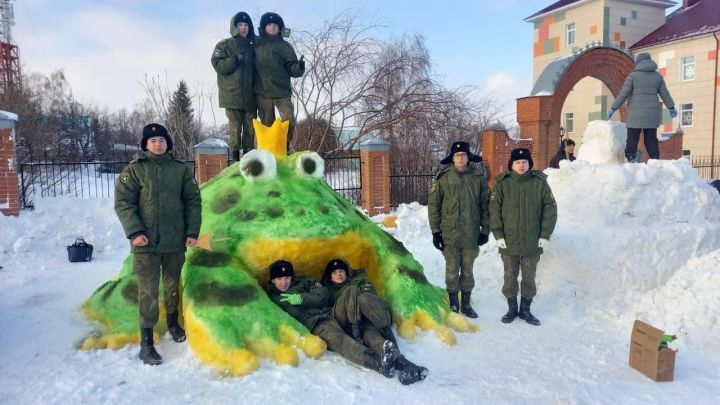 Тетюшские кадеты приняли участие в создании снежной фигуры