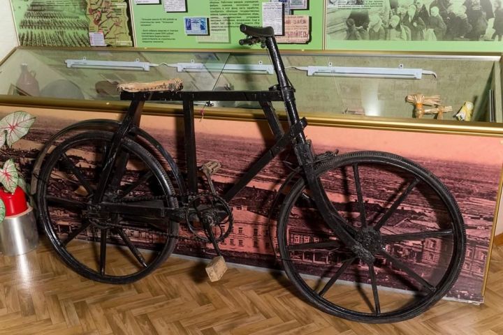 Сельчанин изобрел велосипед в прямом смысле