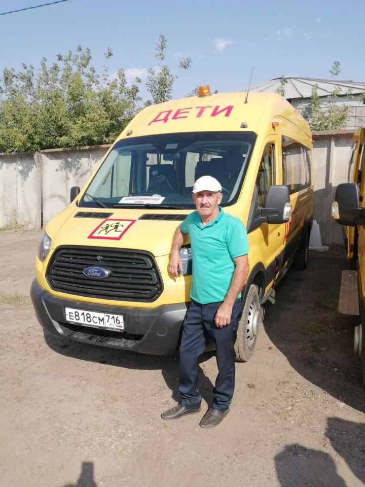 Почти 40 лет ­житель села Байрашево ­Хабир Саяхфаров ­работает ­во­дителем