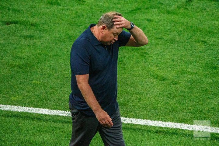 Леонид Слуцкий ушел в отставку с поста главного тренера «Рубина»