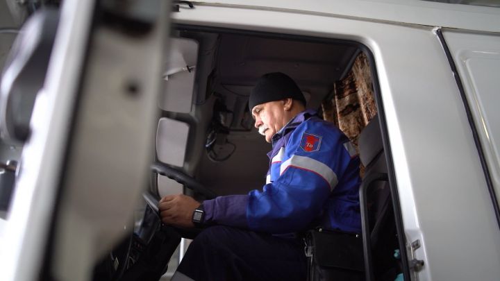 36 лет безупречного водительского стажа в нефтепроводной компании у Александра Антипова