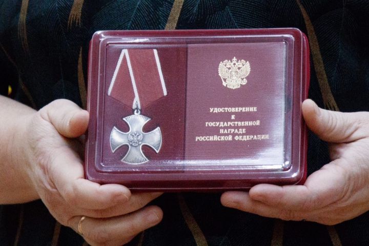 Указом Президента Российской Федерации награждены орденом Мужества (посмертно)
