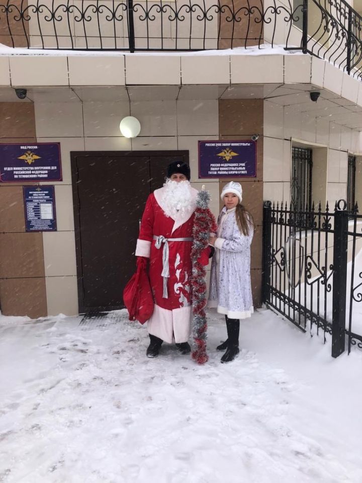 В Тетюшском районе прошла благотворительная акция «Полицейский Дед Мороз»