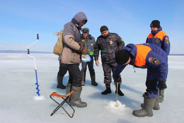 Проверили толщину льда, выявили нарушителей