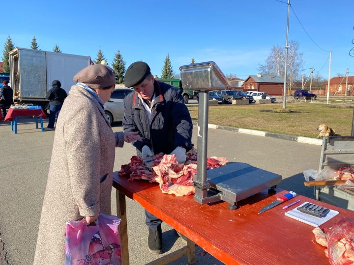 На сельхозярмарке в Тетюшах пользовались спросом мясо и зерно