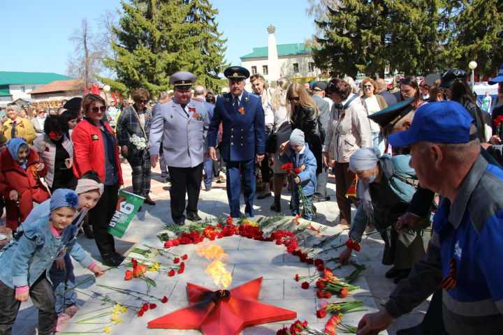 Торжественный митинг, посвященный 77-й годовщине Победы состоялся в Тетюшах