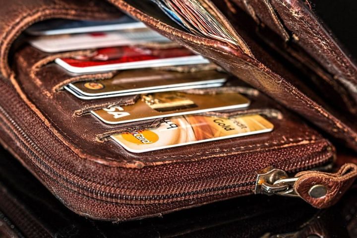 Жительница Татарстана оплачивала чужой банковской картой покупки в магазинах