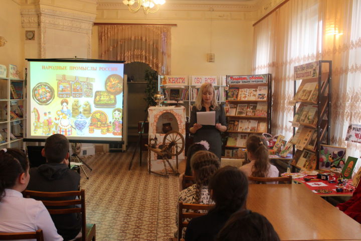 В Тетюшах в Детской библиотеке провели конкурсную программа «Сокровища народной культуры»