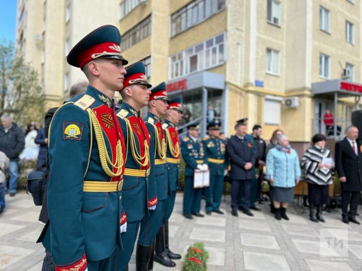 В Казани почтили память воинов-танкистов