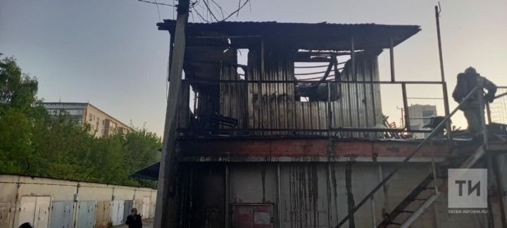 В Казани из-за непотушенной сигареты загорелась будка охранника