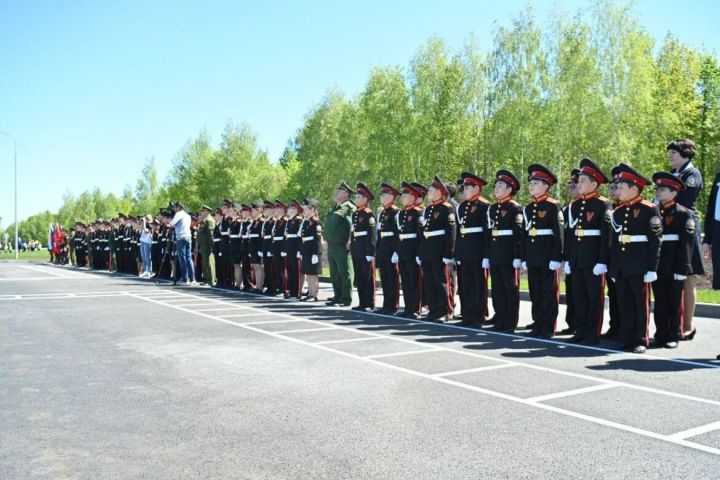 Минниханов и Патрушев побывали в Тетюшской кадетской школе-интернат