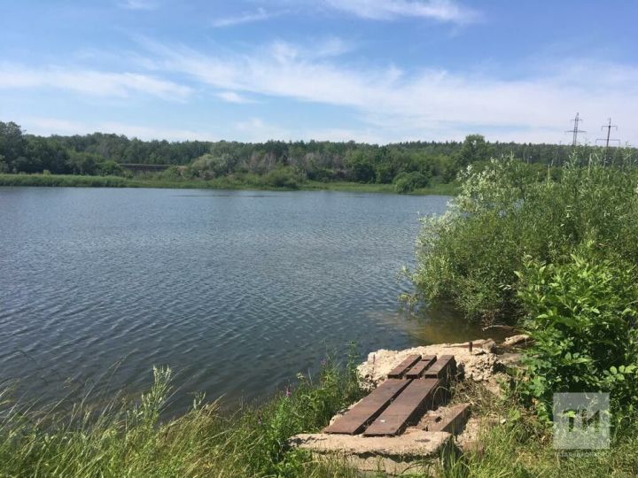 В Татарстане из озера достали тело мужчины