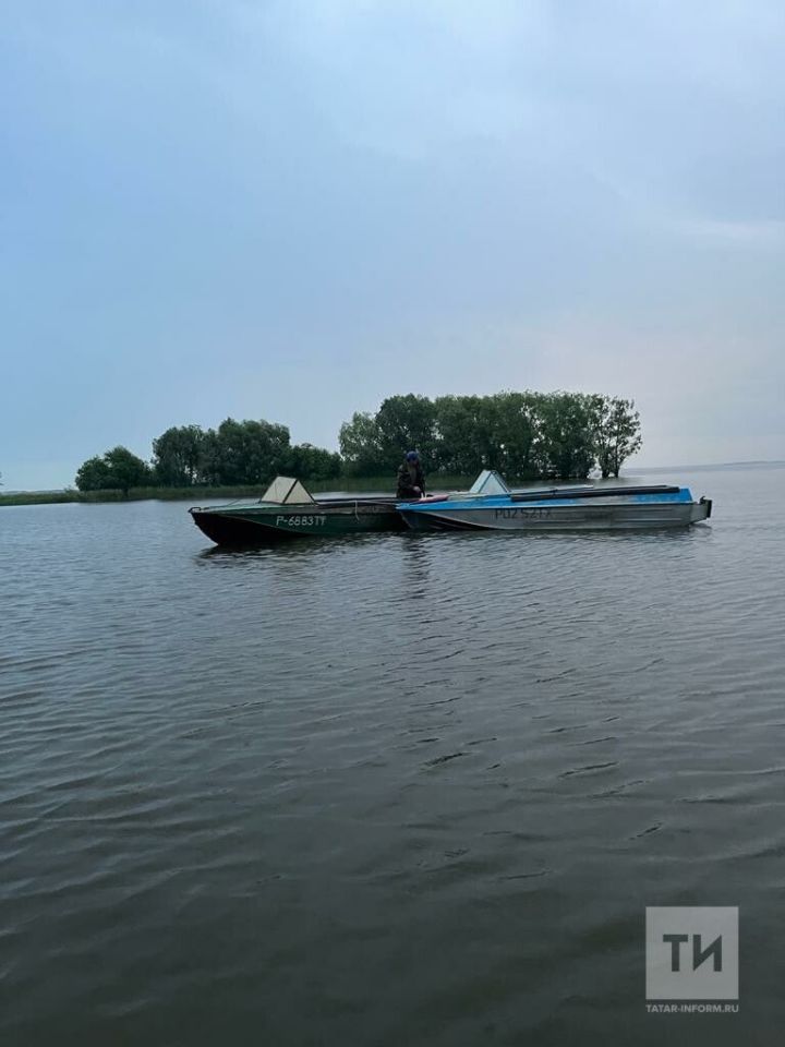 В Татарстане на Каме идут розыски мужчины, который выпал из лодки в реку