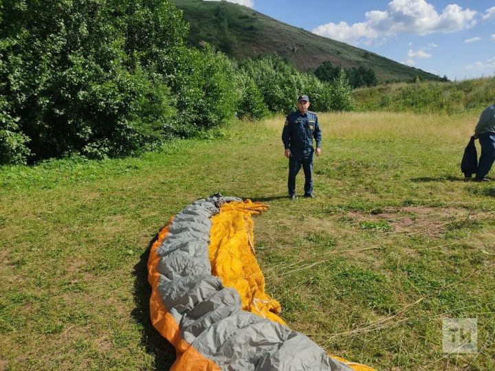 В Татарстане, упав с параплана, мужчина сломал позвоночник