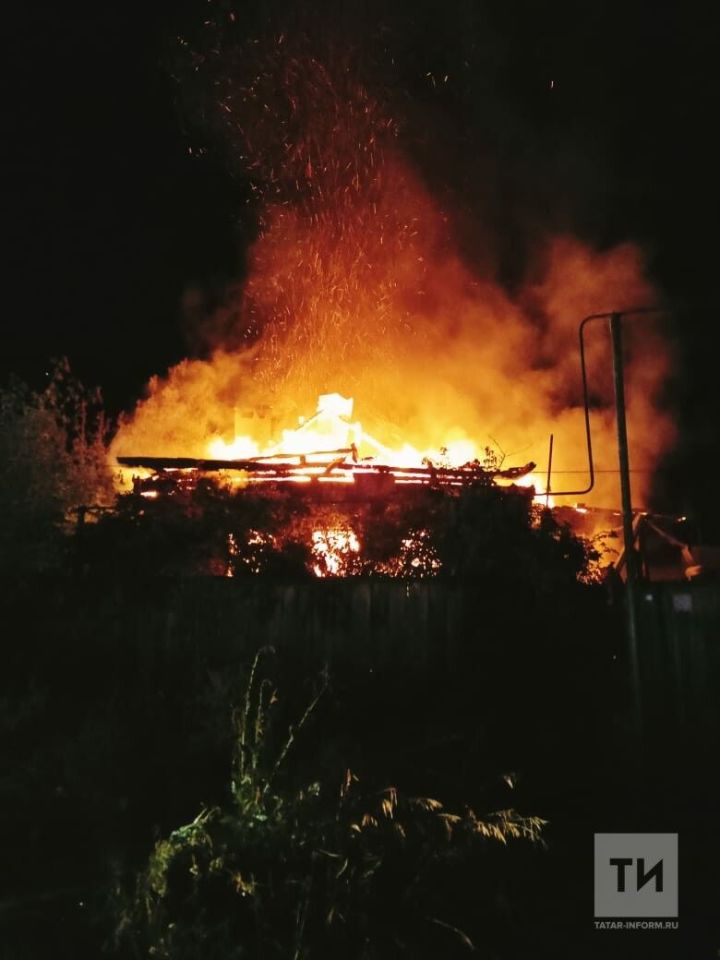 В Татарстане из-за непотушенной сигареты в пожаре погибла женщина