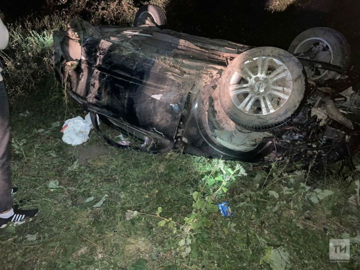 Авто вылетело в кювет в Татарстане: пострадали два подростка