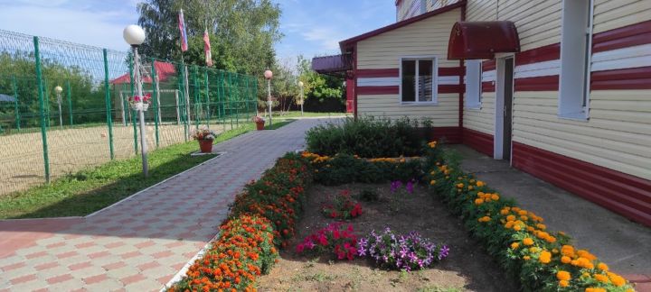 С 2017 года в селе Урюм функционирует детский лагерь «Ласточка»