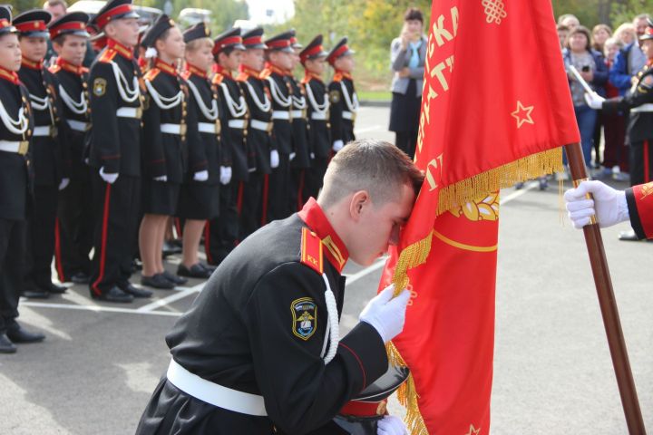 В Тетюшской кадетской школе-интернате состоялась торжественная церемония посвящения в кадеты