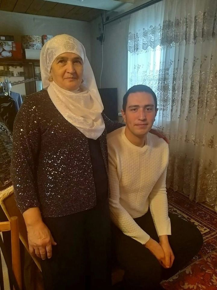 Альберт Салихов: «Моей бабушке я могу рассказать все свои секреты»
