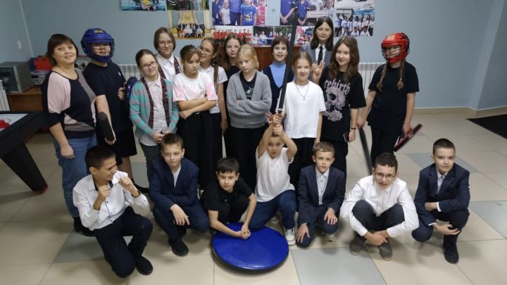 В подростковом клубе «Подвиг» организовали беседу ко Всемирному дню борьбы со СПИДом