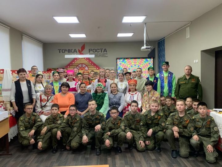 В Тетюшской кадетской школе-интернате состоялось открытие Года национальных культур и традиций.