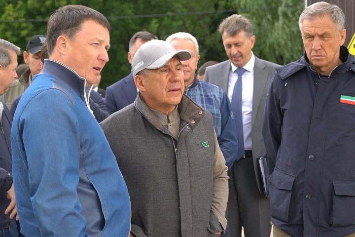 Минниханов осмотрел строительство нового здания театра им.Камала в Казани