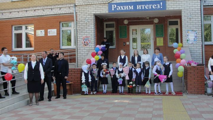 Сегодня первый звонок прозвенел для 107 учащихся Тетюшской татарской школы