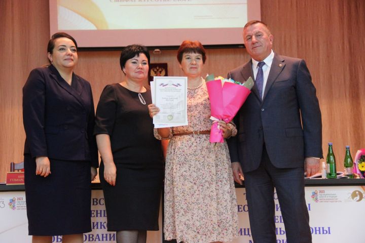 Благодарностью ЦИК РФ награждена тетюшанка